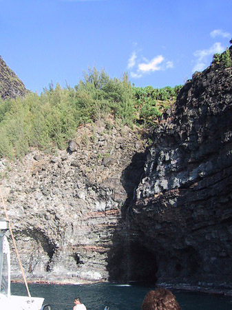 Höhlen in der Steilküste Fotos