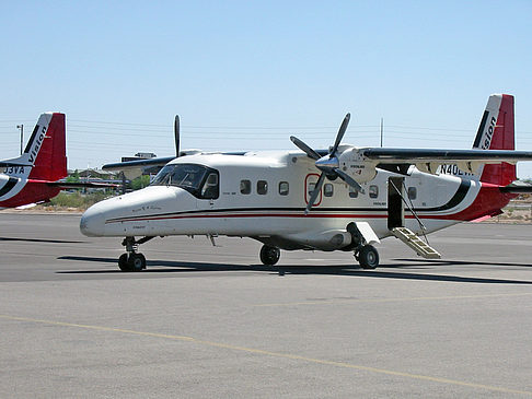 Fotos Flugzeug auf dem Landeplatz